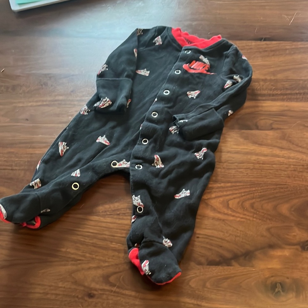 Nike Newborn Sneakerhead Footies